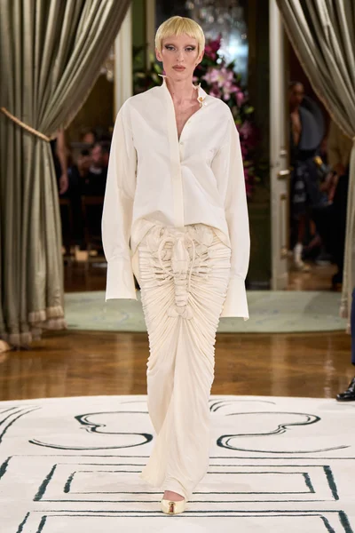 Look 14